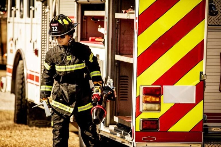 The Critical Role of Knee Pad Design in Firefighter Safety in 2024